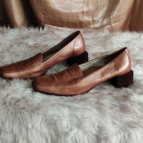 Women's Shoes - Picture 7 of 8